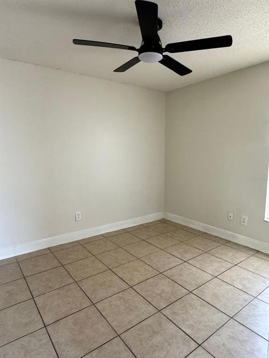 For Rent: $2,000 (3 beds, 2 baths, 1059 Square Feet)