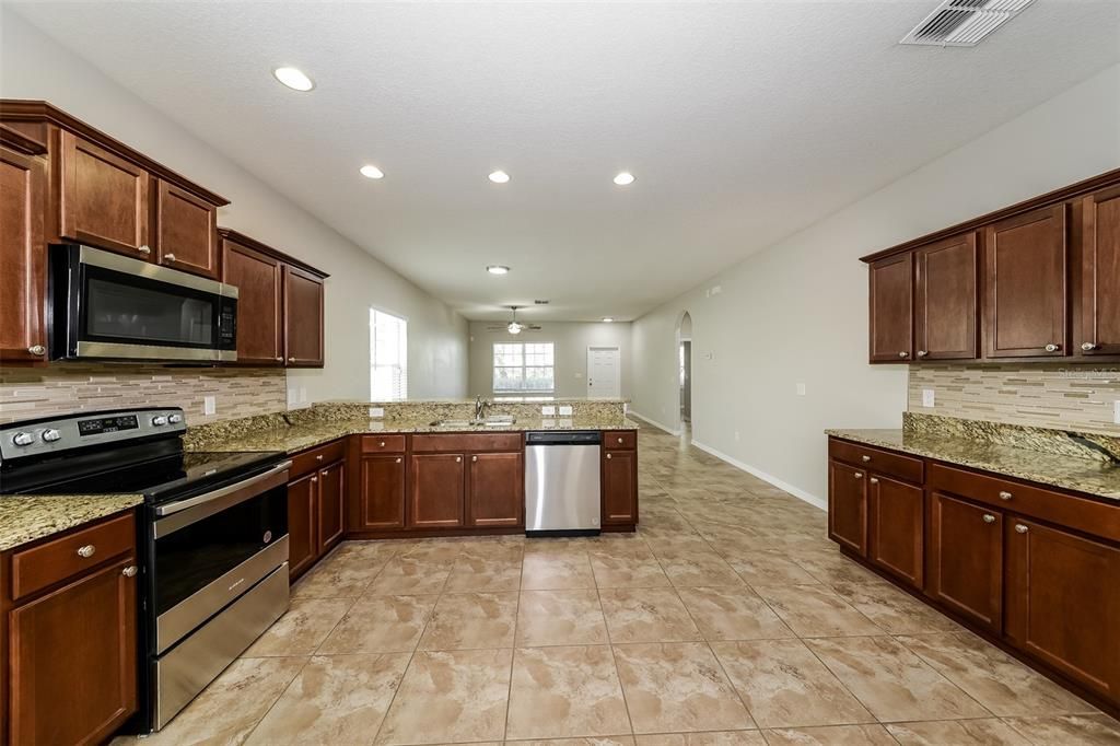 For Sale: $350,000 (3 beds, 2 baths, 1690 Square Feet)