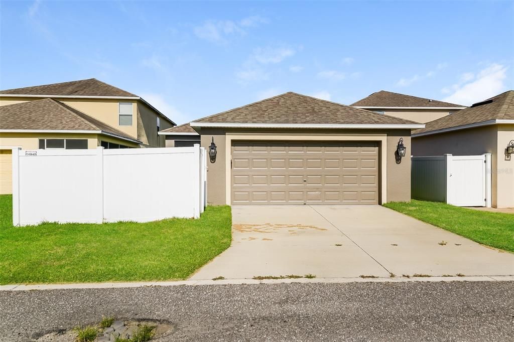 For Sale: $350,000 (3 beds, 2 baths, 1690 Square Feet)