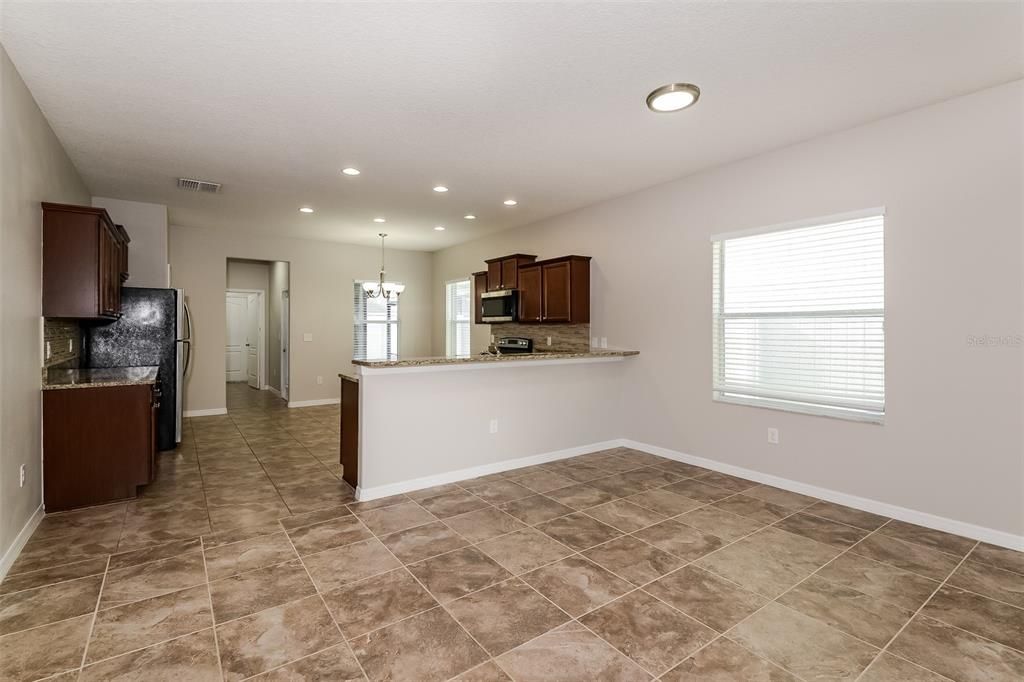 For Sale: $350,000 (3 beds, 2 baths, 1690 Square Feet)