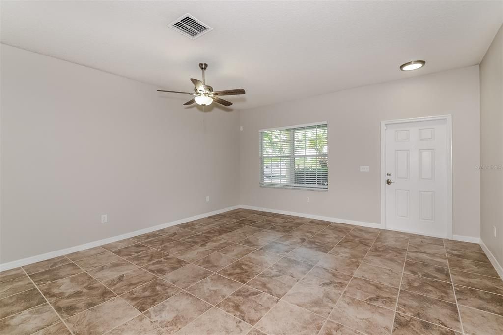 For Sale: $350,000 (3 beds, 2 baths, 1690 Square Feet)