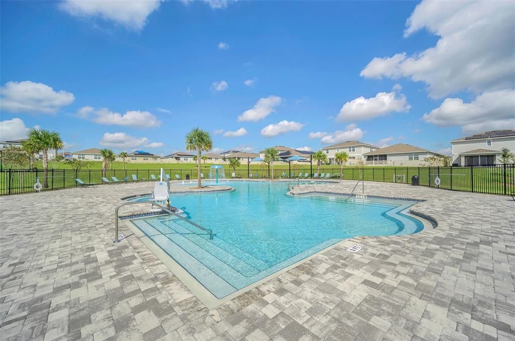 待售: $349,000 (4 贝兹, 2 浴室, 1867 平方英尺)