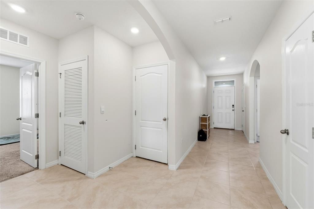 待售: $349,000 (4 贝兹, 2 浴室, 1867 平方英尺)