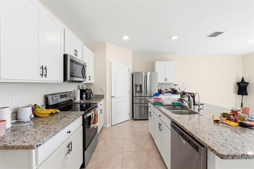 待售: $349,000 (4 贝兹, 2 浴室, 1867 平方英尺)