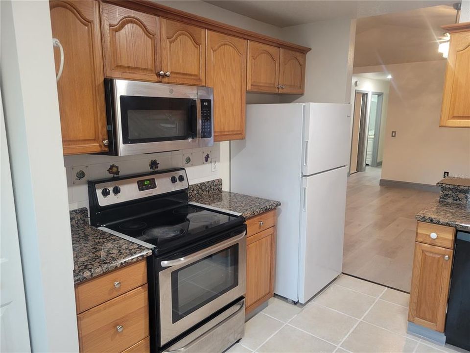 待售: $349,900 (3 贝兹, 2 浴室, 1144 平方英尺)