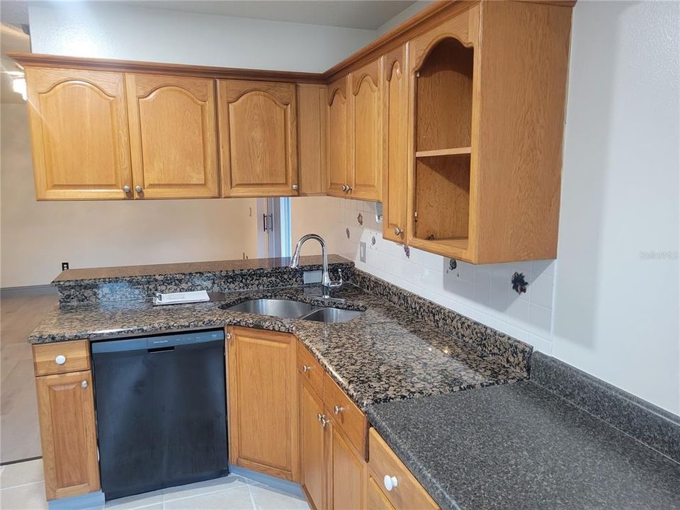 待售: $349,900 (3 贝兹, 2 浴室, 1144 平方英尺)