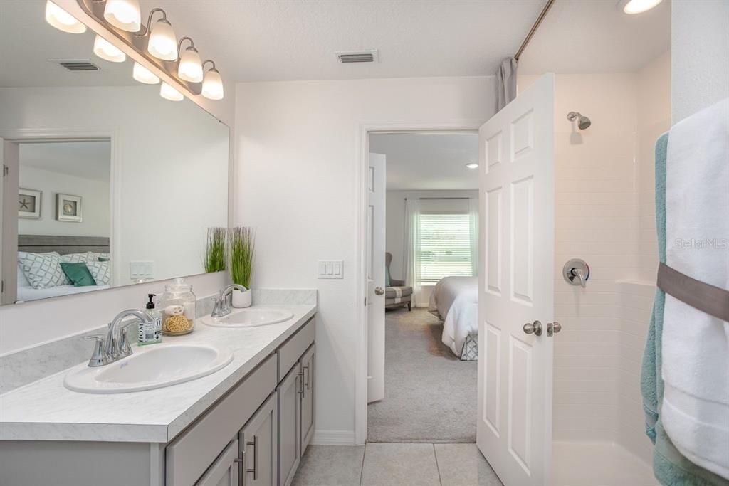 For Sale: $299,900 (3 beds, 2 baths, 1443 Square Feet)