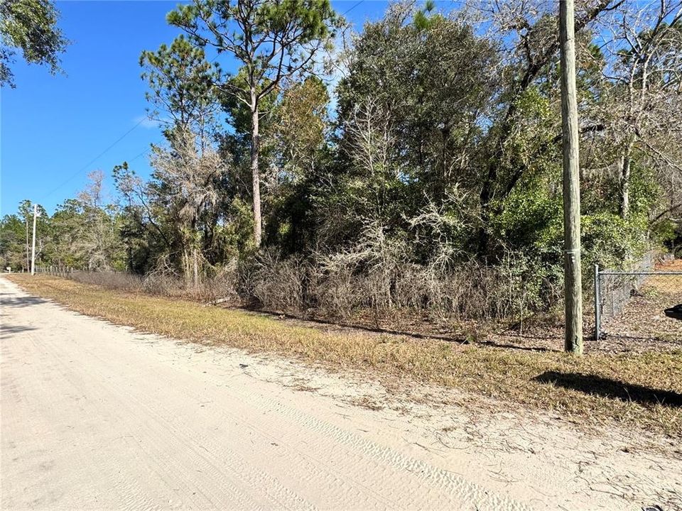 合同活跃: $25,000 (1.25 acres)