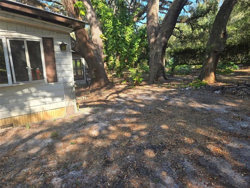 Active With Contract: $156,900 (3 beds, 2 baths, 1464 Square Feet)