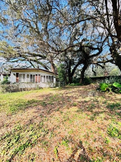 For Sale: $159,900 (3 beds, 2 baths, 1464 Square Feet)