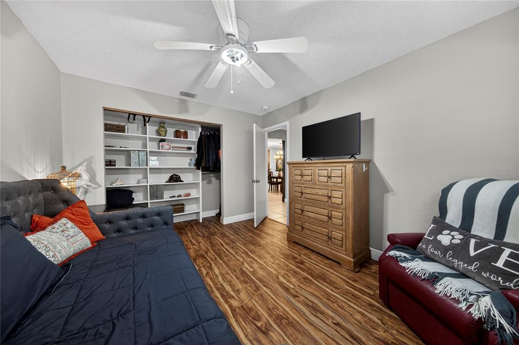 На продажу: $514,999 (3 спален, 2 ванн, 1734 Квадратных фут)