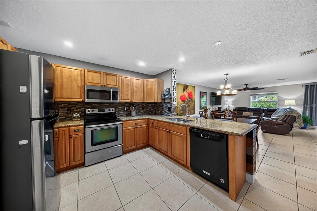 На продажу: $514,999 (3 спален, 2 ванн, 1734 Квадратных фут)