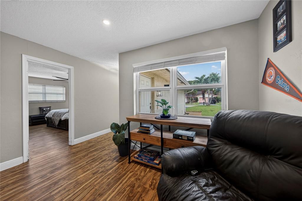 На продажу: $514,999 (3 спален, 2 ванн, 1734 Квадратных фут)