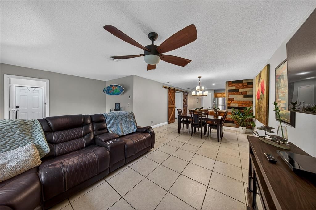 На продажу: $514,999 (3 спален, 2 ванн, 1734 Квадратных фут)