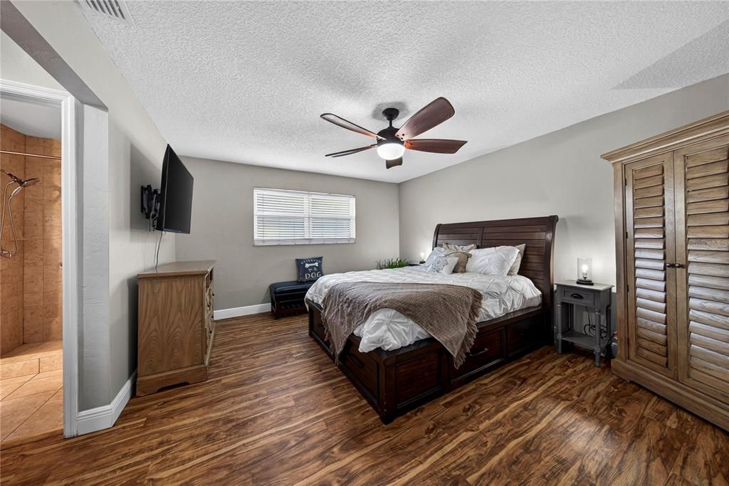 На продажу: $514,999 (3 спален, 2 ванн, 1734 Квадратных фут)