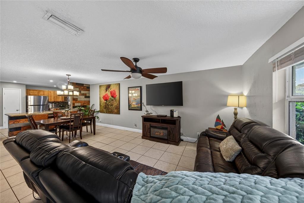 На продажу: $514,999 (3 спален, 2 ванн, 1734 Квадратных фут)