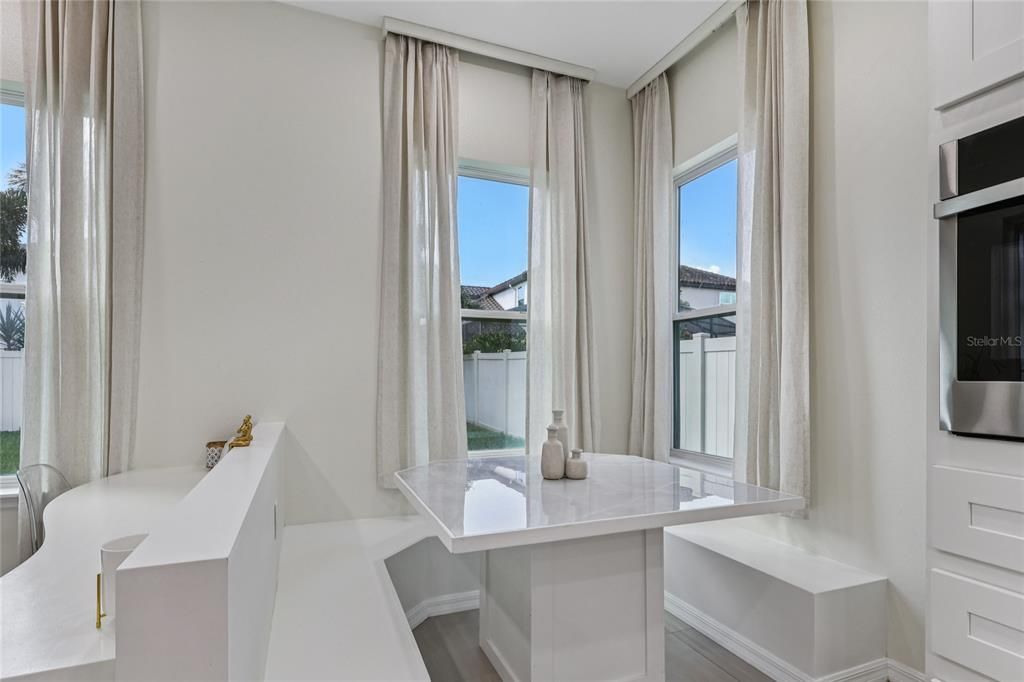 出租: $6,500 (5 贝兹, 4 浴室, 3892 平方英尺)