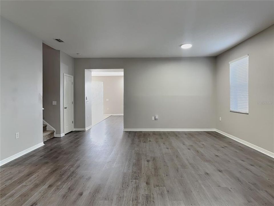 For Rent: $2,169 (3 beds, 2 baths, 2649 Square Feet)