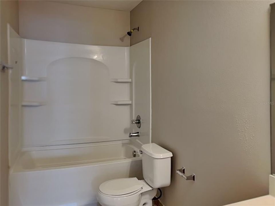 For Rent: $2,169 (3 beds, 2 baths, 2649 Square Feet)