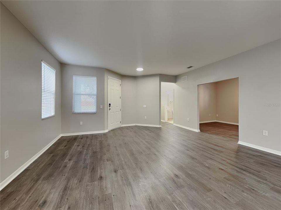 For Rent: $2,169 (3 beds, 2 baths, 2649 Square Feet)