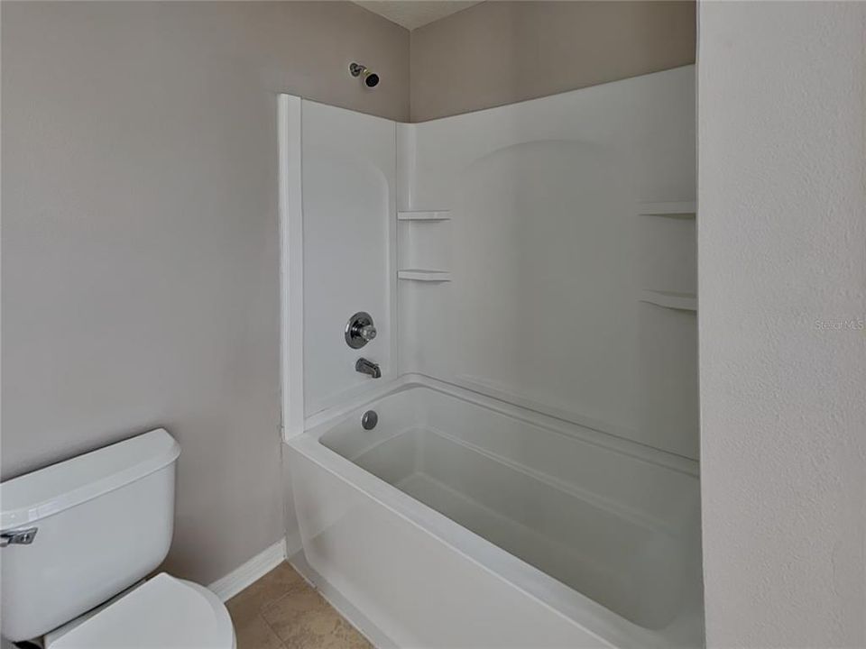 For Rent: $2,169 (3 beds, 2 baths, 2649 Square Feet)