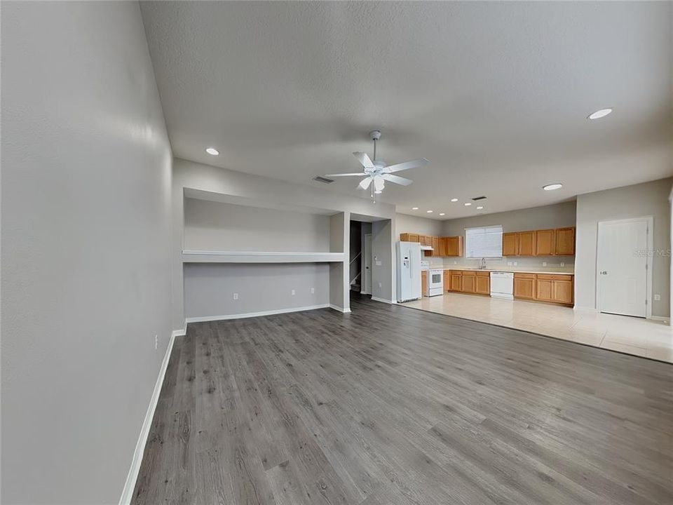 For Rent: $2,169 (3 beds, 2 baths, 2649 Square Feet)