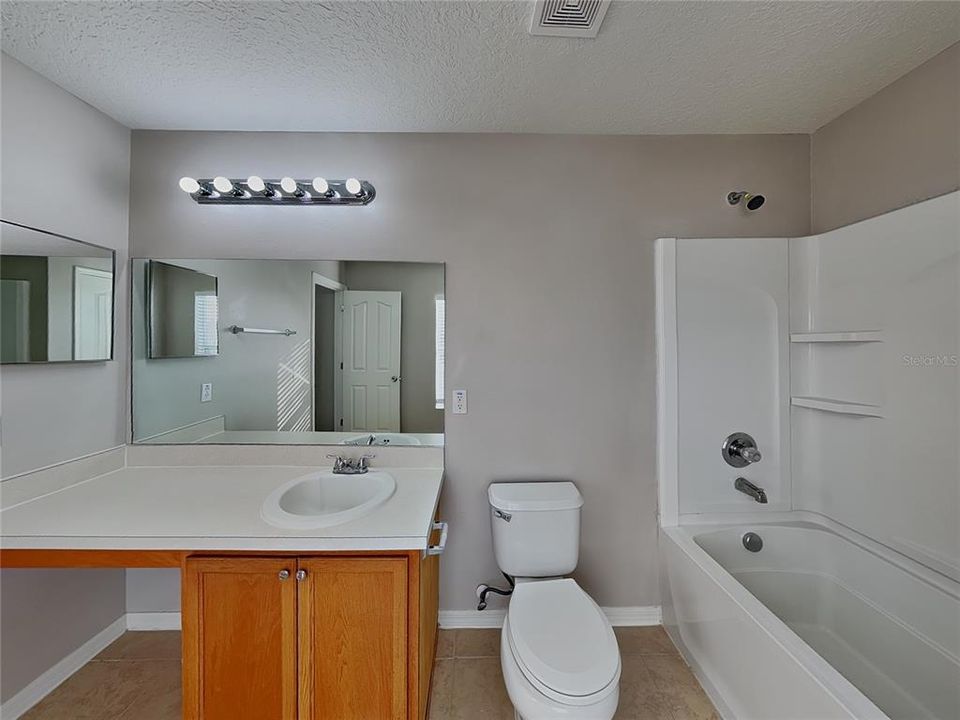 For Rent: $2,169 (3 beds, 2 baths, 2649 Square Feet)