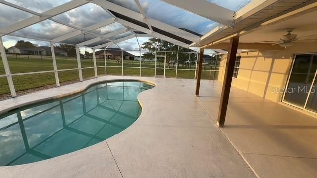 For Sale: $450,000 (3 beds, 2 baths, 1471 Square Feet)