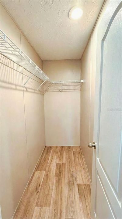 For Sale: $230,000 (3 beds, 2 baths, 1216 Square Feet)