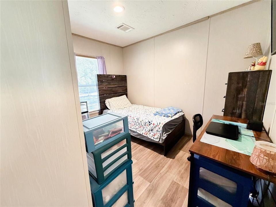 For Sale: $230,000 (3 beds, 2 baths, 1216 Square Feet)