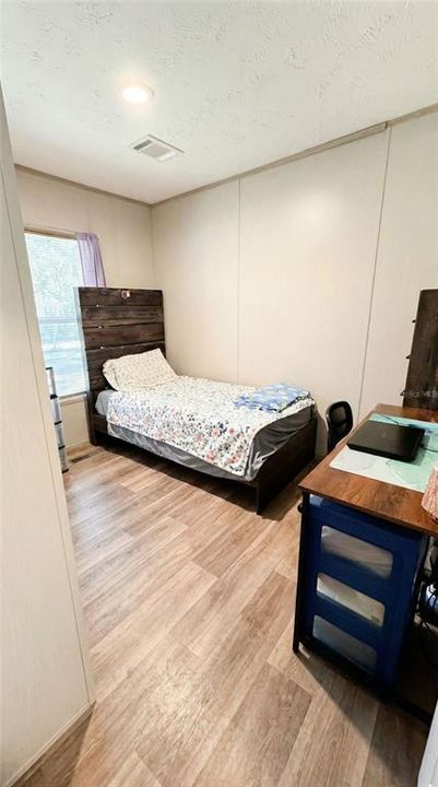 For Sale: $230,000 (3 beds, 2 baths, 1216 Square Feet)