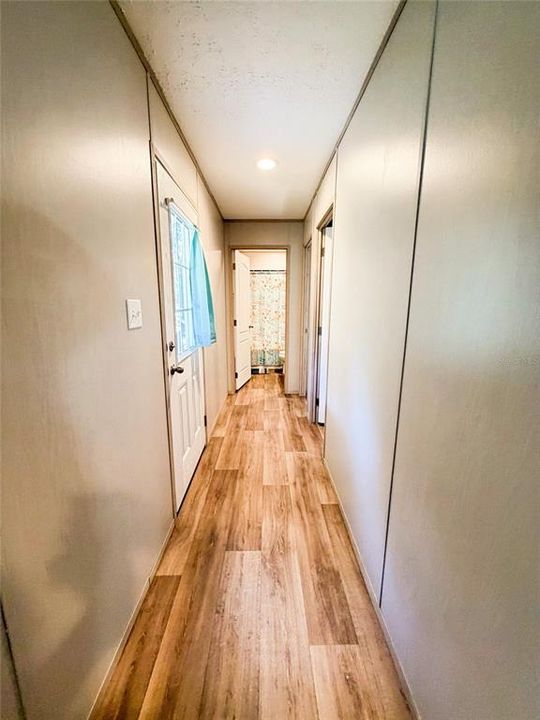 For Sale: $230,000 (3 beds, 2 baths, 1216 Square Feet)