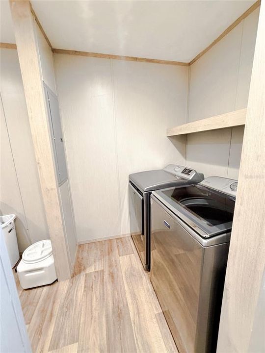 For Sale: $230,000 (3 beds, 2 baths, 1216 Square Feet)