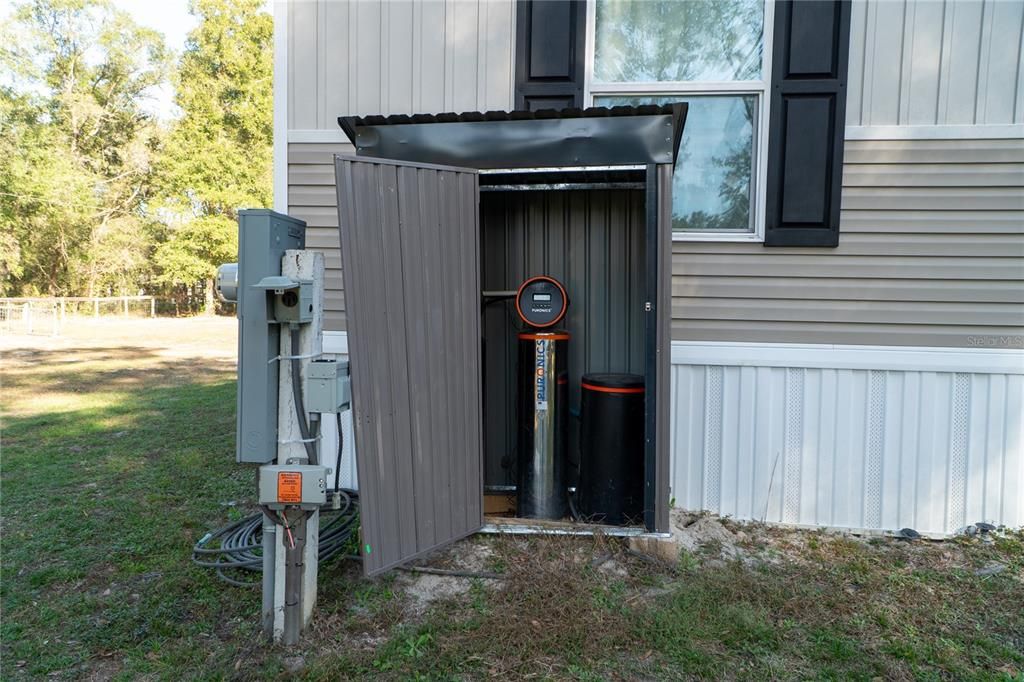 For Sale: $230,000 (3 beds, 2 baths, 1216 Square Feet)