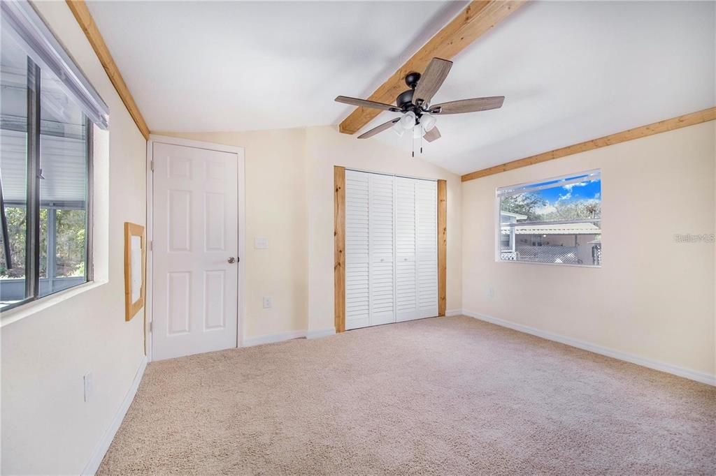 待售: $150,000 (2 贝兹, 2 浴室, 924 平方英尺)