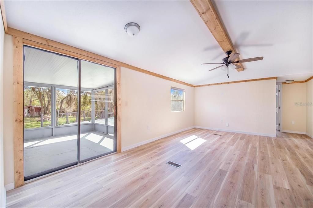 待售: $150,000 (2 贝兹, 2 浴室, 924 平方英尺)