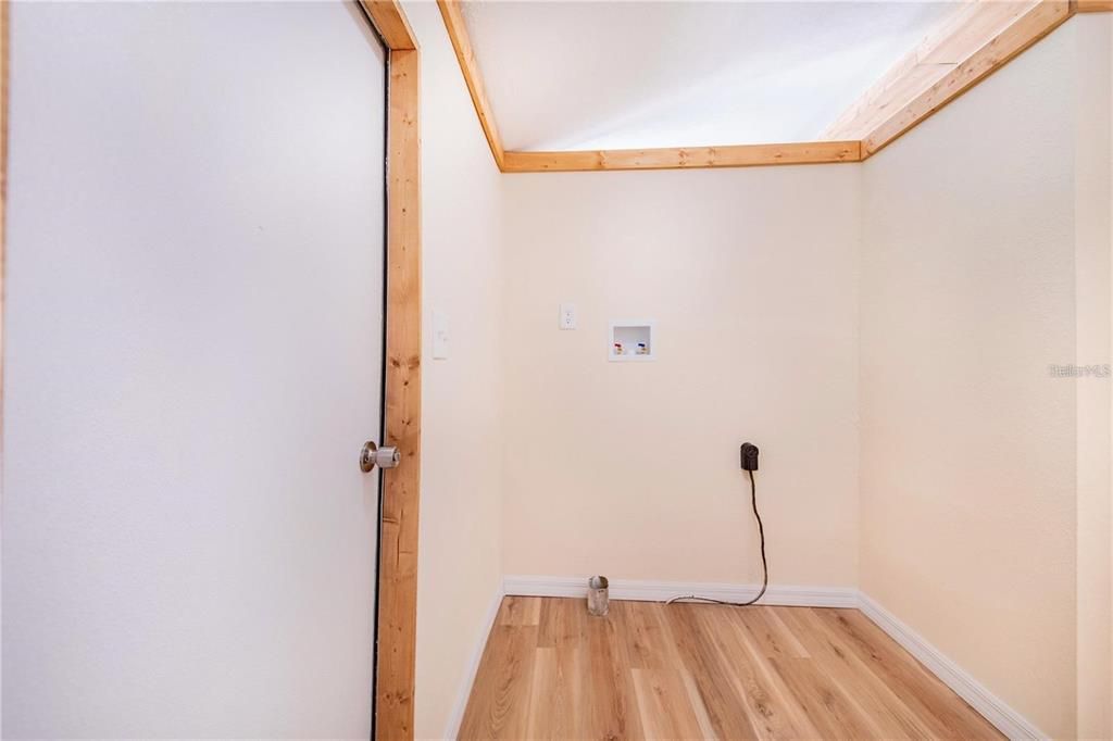 待售: $150,000 (2 贝兹, 2 浴室, 924 平方英尺)