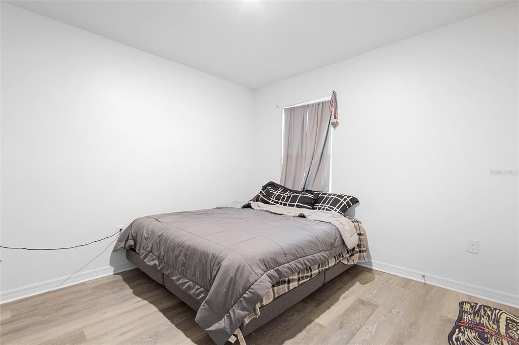 待售: $375,000 (5 贝兹, 3 浴室, 2594 平方英尺)