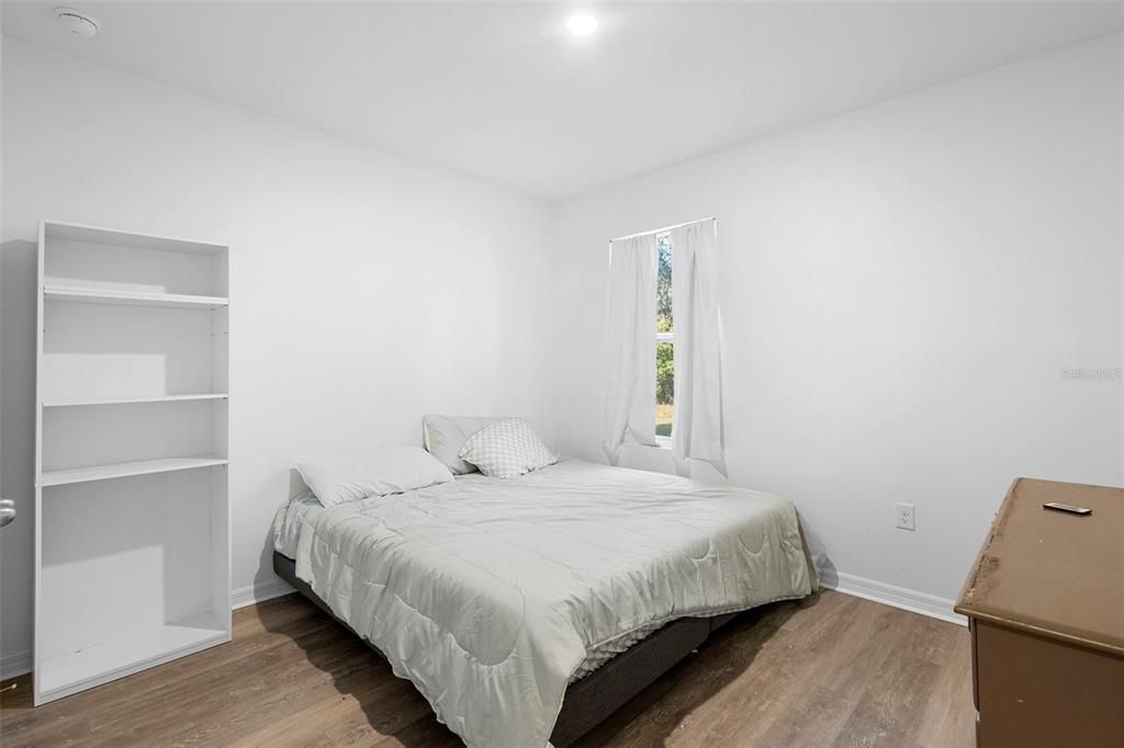 待售: $375,000 (5 贝兹, 3 浴室, 2594 平方英尺)