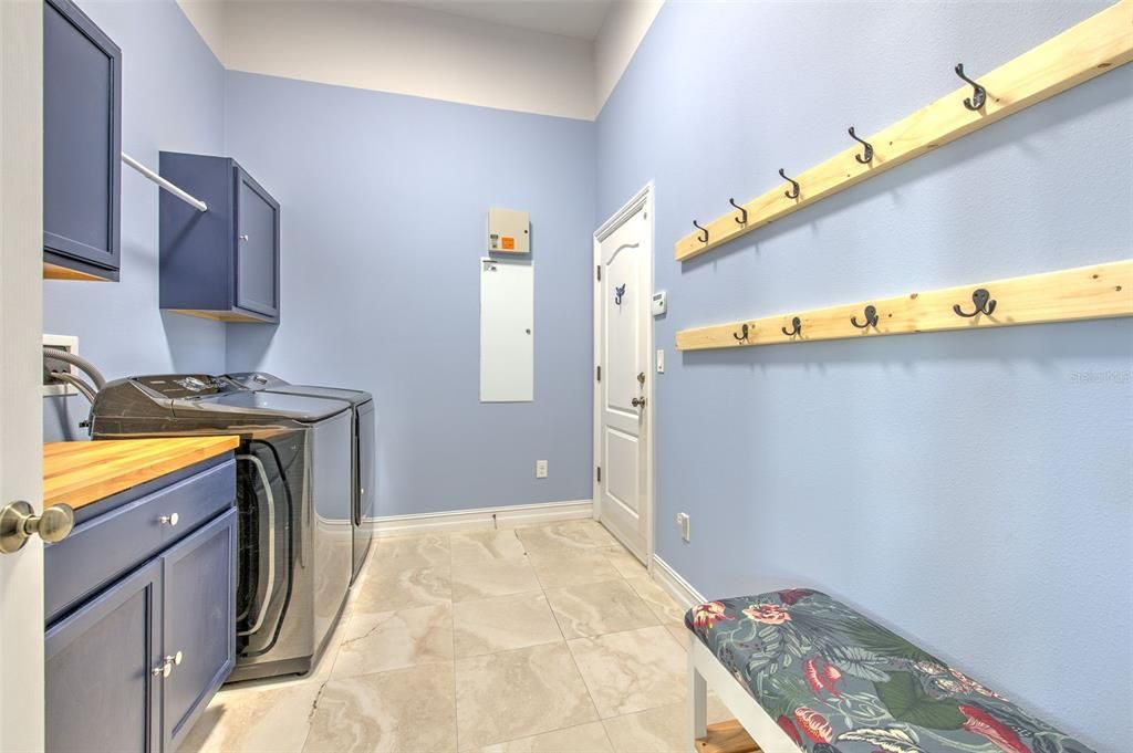 出租: $3,500 (4 贝兹, 3 浴室, 2465 平方英尺)