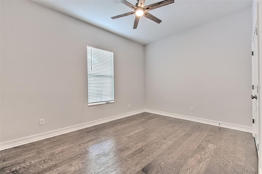 出租: $3,500 (4 贝兹, 3 浴室, 2465 平方英尺)