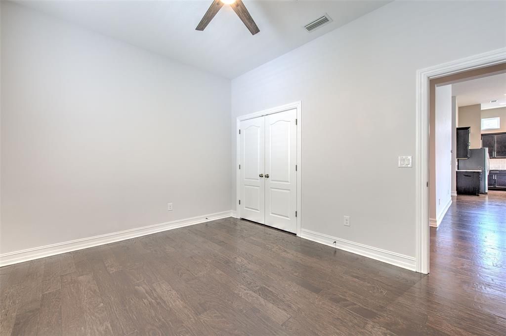 出租: $3,500 (4 贝兹, 3 浴室, 2465 平方英尺)