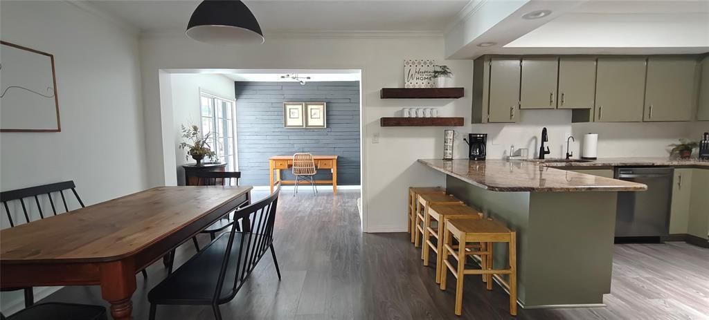 For Rent: $4,500 (4 beds, 2 baths, 1888 Square Feet)