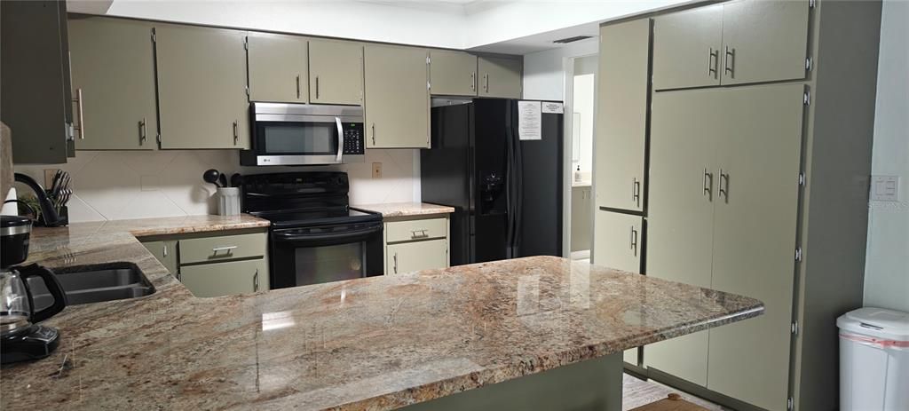 For Rent: $4,500 (4 beds, 2 baths, 1888 Square Feet)