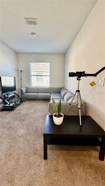 For Rent: $2,100 (3 beds, 2 baths, 1758 Square Feet)