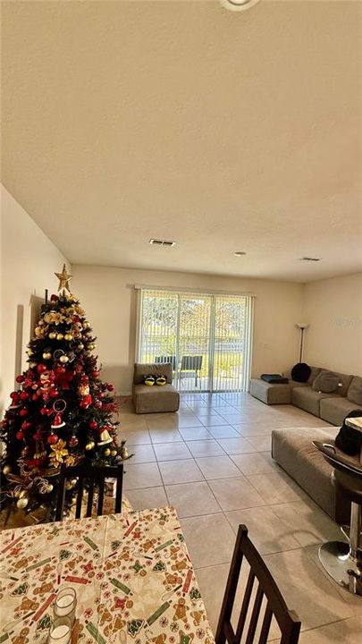 For Rent: $2,100 (3 beds, 2 baths, 1758 Square Feet)