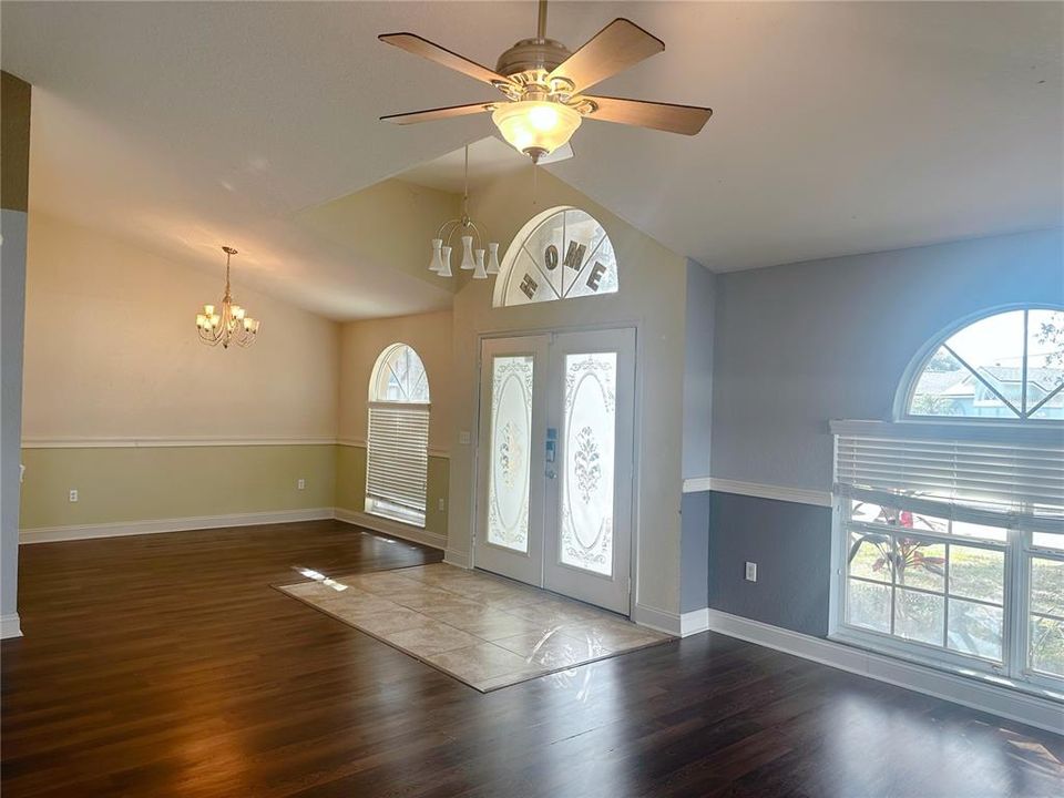 En Renta: $2,300 (3 camas, 2 baños, 2042 Pies cuadrados)