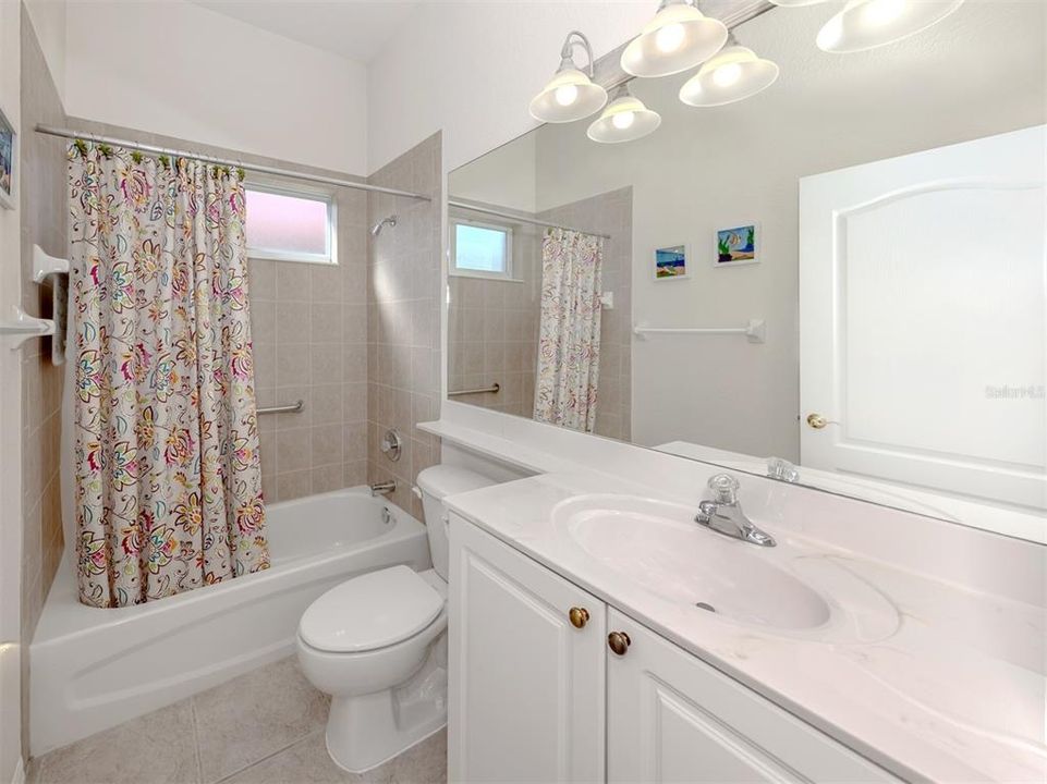 В аренду: $2,100 (3 спален, 2 ванн, 1559 Квадратных фут)