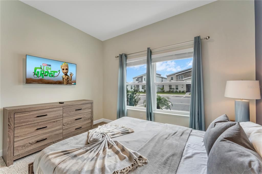 For Rent: $2,900 (5 beds, 4 baths, 2167 Square Feet)