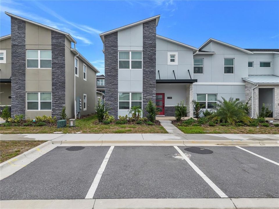 For Rent: $2,900 (5 beds, 4 baths, 2167 Square Feet)